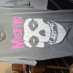 Gray and Pink Skull Graphic T-Shirt
